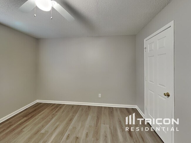 Building Photo - 239 Longshadow Dr