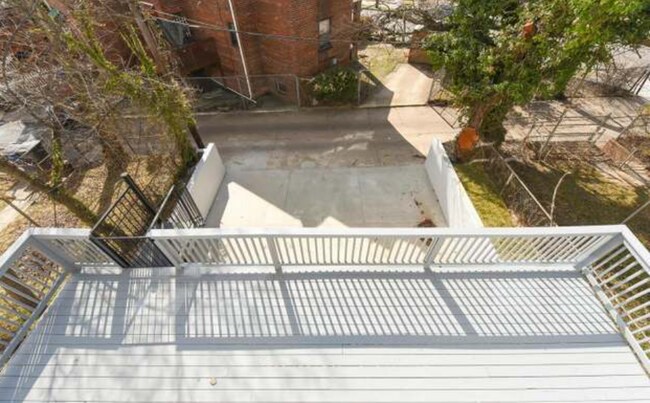 Building Photo - 1343 Bryant St NE