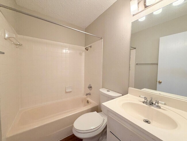 Building Photo - 12102 Arrowwood Dr