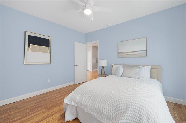 Building Photo - 146 Evergreen St