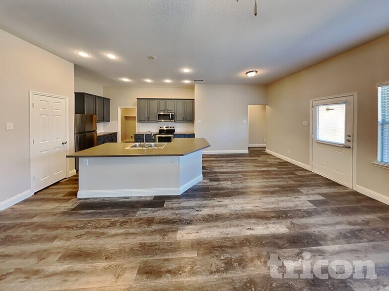 Building Photo - 12608 Summerwood Dr