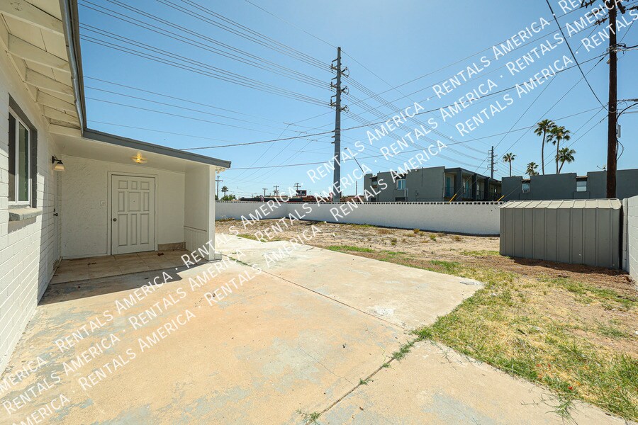 Building Photo - 410 N Ironwood-