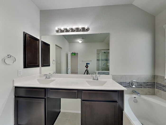 Building Photo - 13619 Sloth Bear Ct