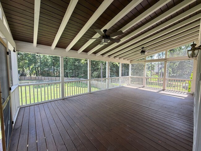 Building Photo - 467 Lees Trace SW