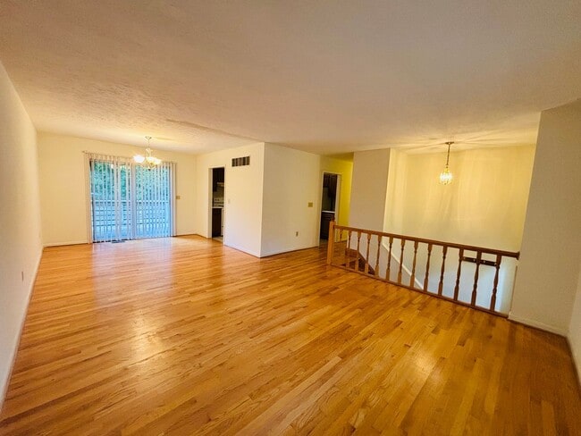 Building Photo - 3 Bedroom 3 Bath House