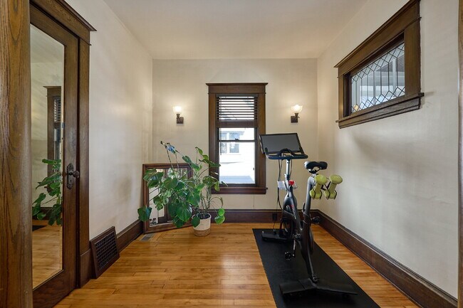 Building Photo - 4BR SW Minneapolis Rental w/EnSuite + Walk to Lake Harriet + April 1 Move-In + Pet Friendly