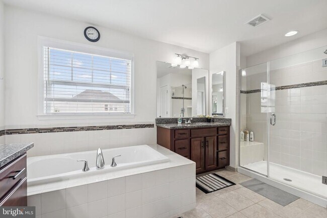 Building Photo - 41741 Stonecutter St