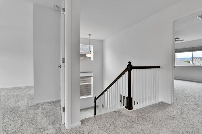 Building Photo - $4,600 - Spacious 5-Bed, 3.5 bath Home wit...