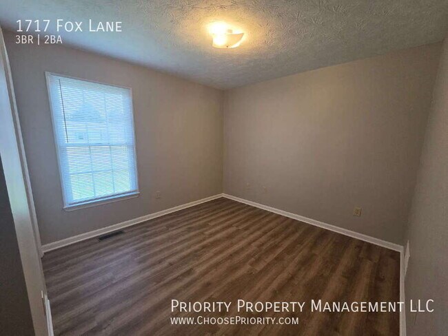 Building Photo - 1717 Fox Ln