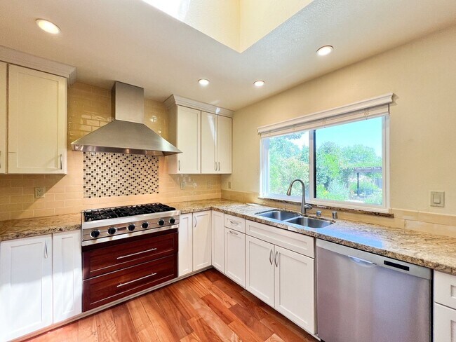 Building Photo - Charming Four Bedroom Home in Napa's Sough...