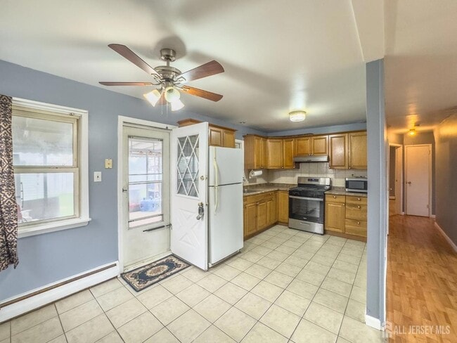 Building Photo - 66 Hagaman St