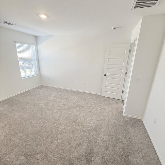 Building Photo - 1917 Rock Elm Dr