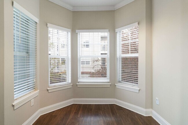 Building Photo - 590 James Maxwell Rd