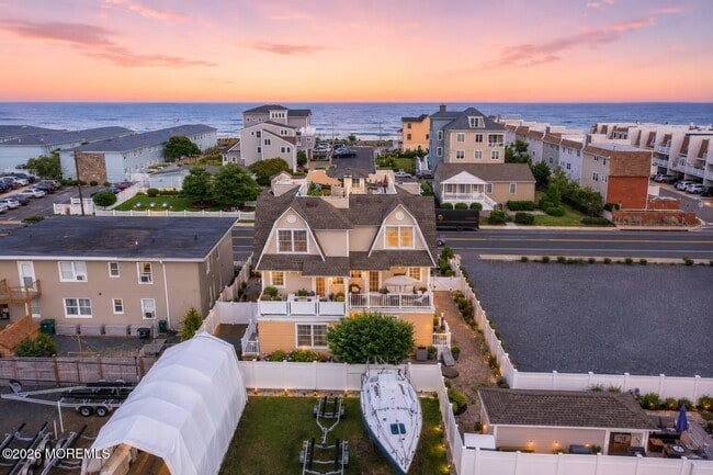 Building Photo - 1246 Ocean Ave