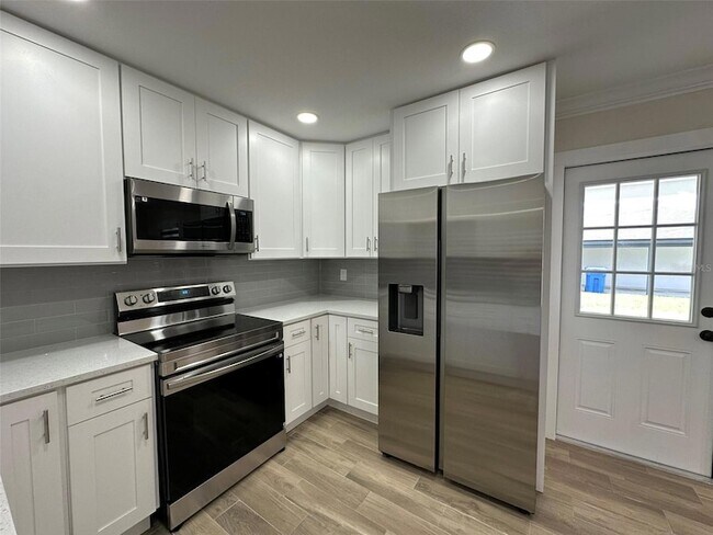 Building Photo - 6013 Fortune Pl