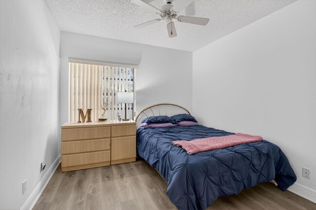 Building Photo - 5418 Firenze Dr