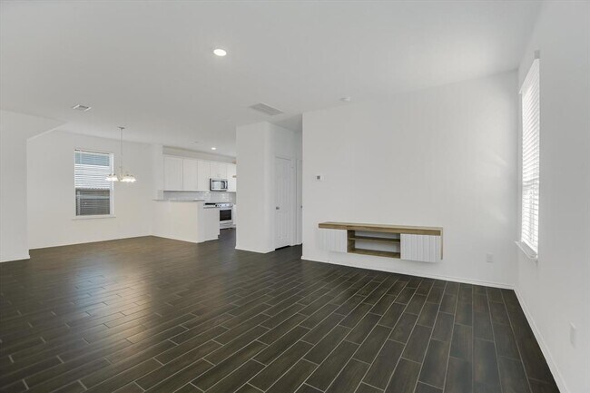 Building Photo - 661 Pickrell Lp