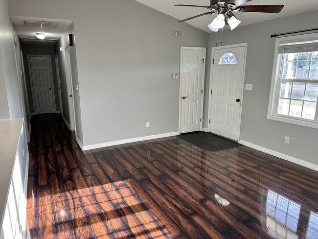 Building Photo - 113 Byrum Run