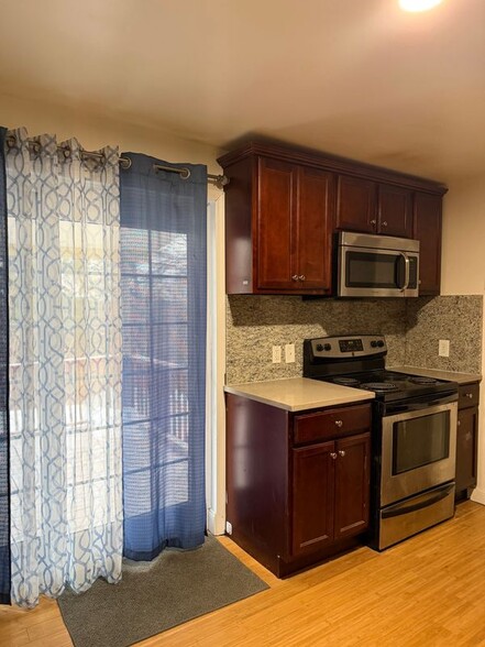 Building Photo - 57 Brunswick Ave