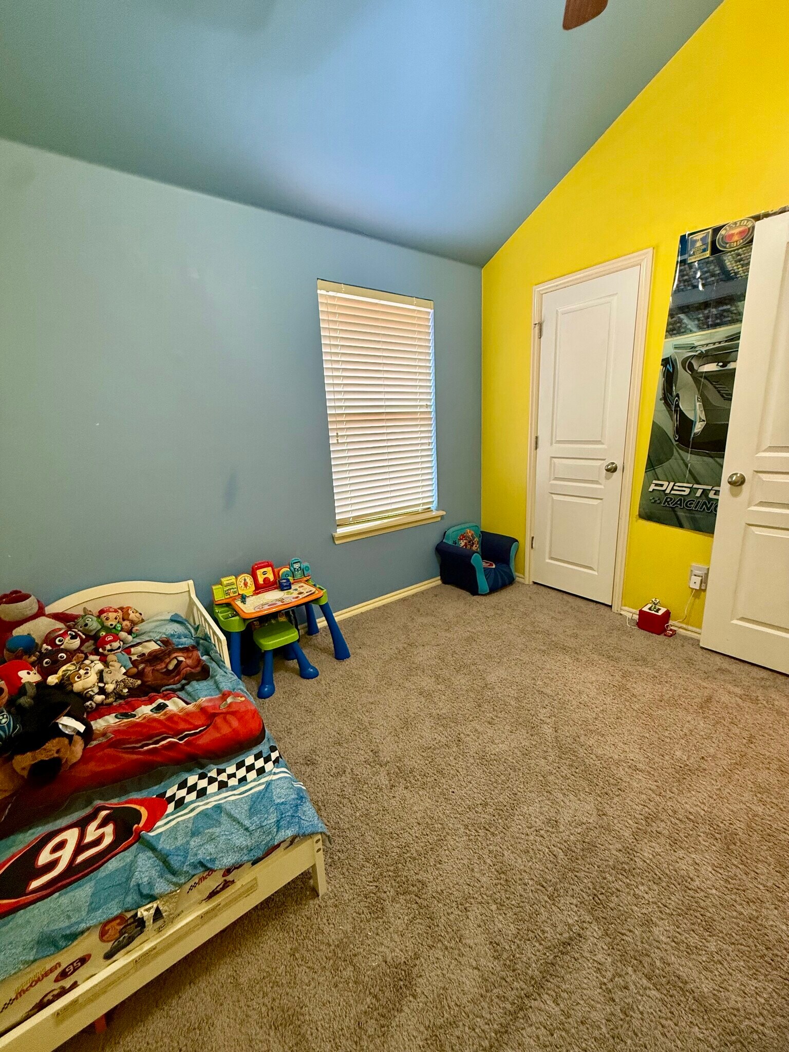 Building Photo - 15805 Prairie Run Dr