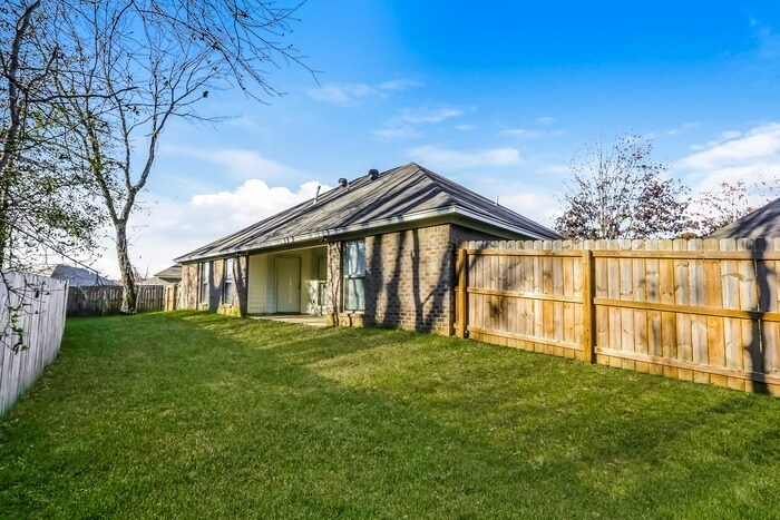 Building Photo - 104 Moss Crk