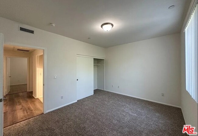 Building Photo - 7551 Jordan Ave