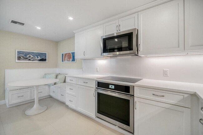 Building Photo - 340 S Ocean Blvd