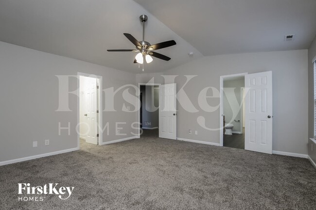 Building Photo - 612 Brassfield Dr