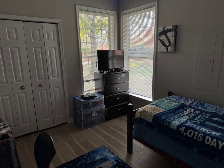 Building Photo - 20925 Cheyenne Ter