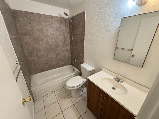 Building Photo - 4796 Nova Ln