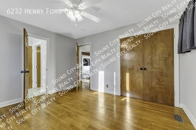 Building Photo - 6232 Henry Ford Dr