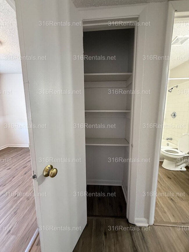 Building Photo - $675 - Accepting SECTION 8/ Housing Voucher 2 bedroom / 1 bathroom - Newly remodeled Apartment