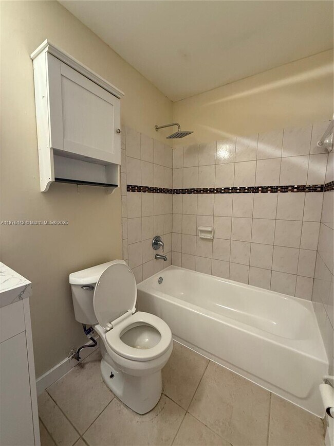 Building Photo - 3275 Coral Ridge Dr