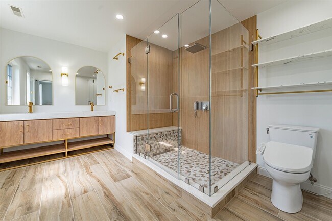 Building Photo - 5 Lowther Pl