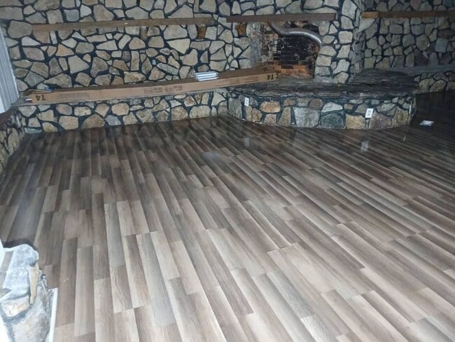 Building Photo - Spacious & Affordable Home In Lima!