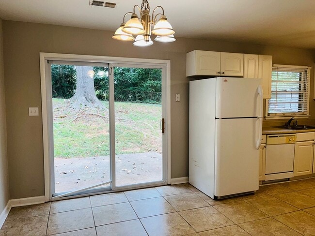 Building Photo - Wow! Beautiful brick 3 bedroom 2 bathroom home near Stone Mountain Village! Must See