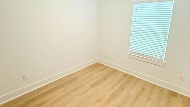 Building Photo - 4117 Shelby Cir