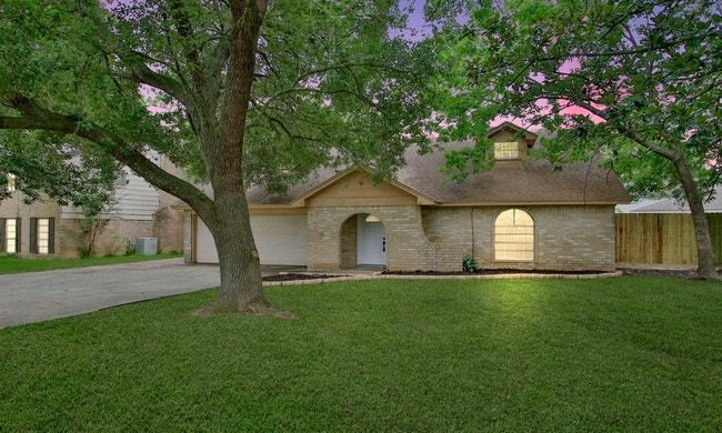 Primary Photo - 606 Orangewood Dr