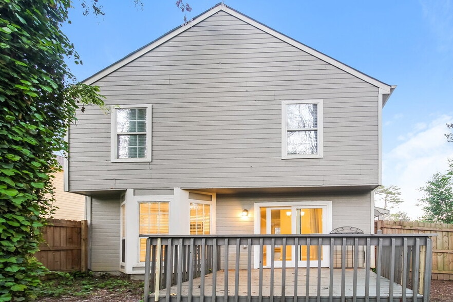 Building Photo - 839 Ashley Ln