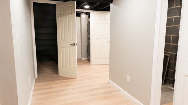 Building Photo - 144 Texas Ave