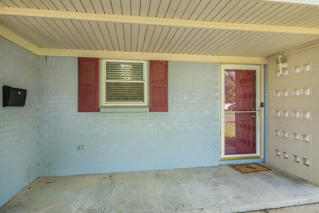 Building Photo - 5119 Oregon Trl