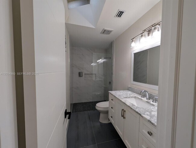 Building Photo - 640 SW 113th Terrace