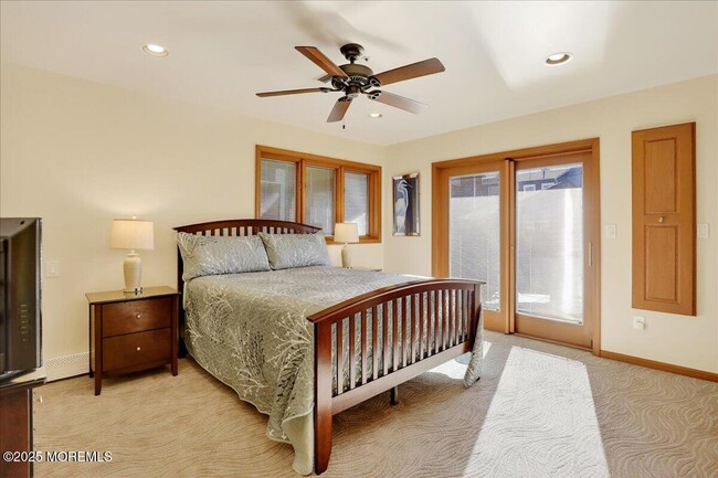 Building Photo - 8 Ortley Ave