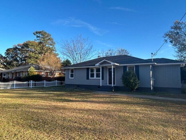 Building Photo - 1914 W Oakland Ave
