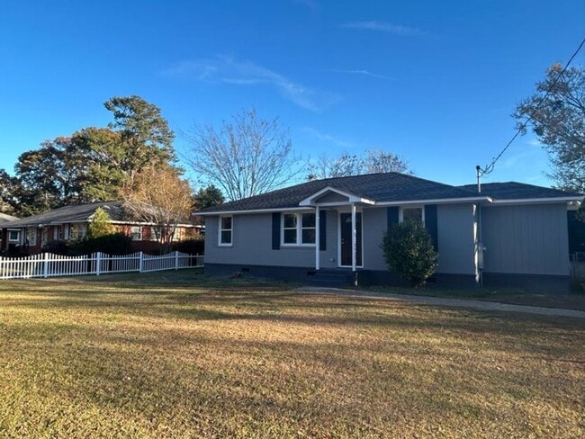 Building Photo - 1914 W Oakland-FULLY RENOVATED- 3 BEDROOM, 1 BATHROOM