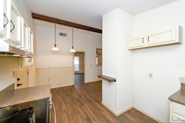 Building Photo - SPACIOUS 4-BEDROOM IN VALLEY FORGE