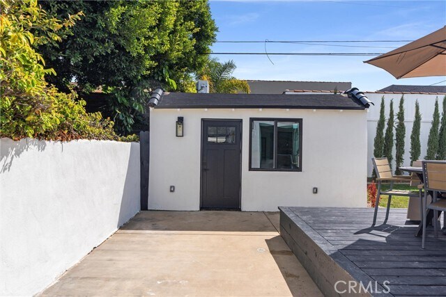 Building Photo - 158 S Formosa Ave