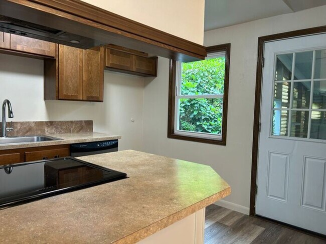 Building Photo - Charming 4 Bed Happy Valley Home