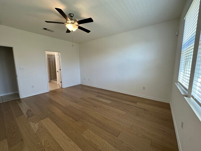 Building Photo - 16905 Lathrop Ave