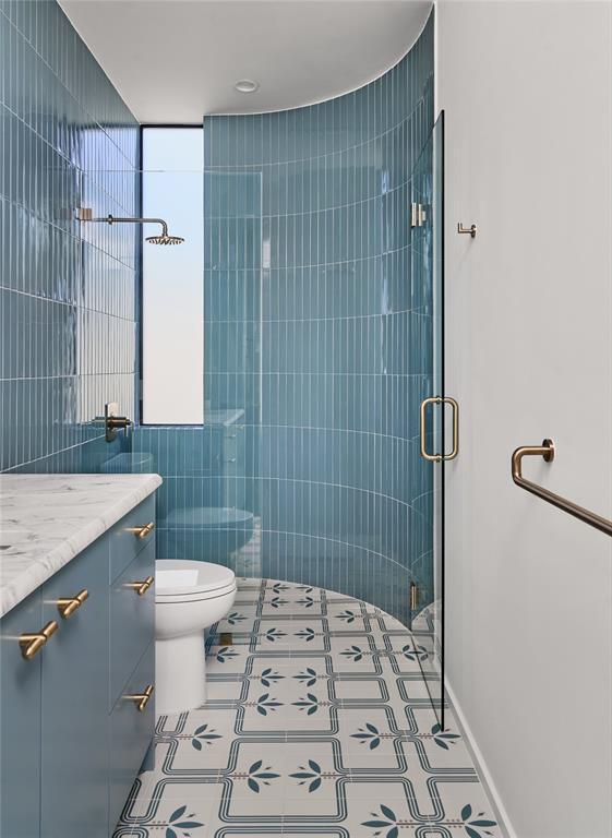 Building Photo - 2305 Westoak Dr